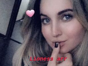 Lioness_arr
