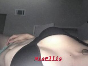 Mia_Ellis
