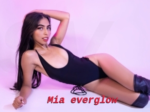 Mia_everglow