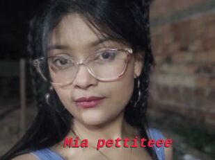 Mia_pettiteee
