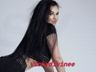 Vickydivinee